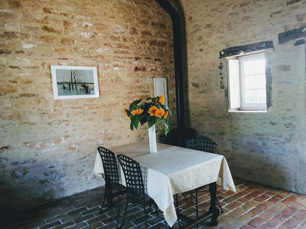 Une Maison De Campagne En Bourgogne Du Sud Tournus Dış mekan fotoğraf